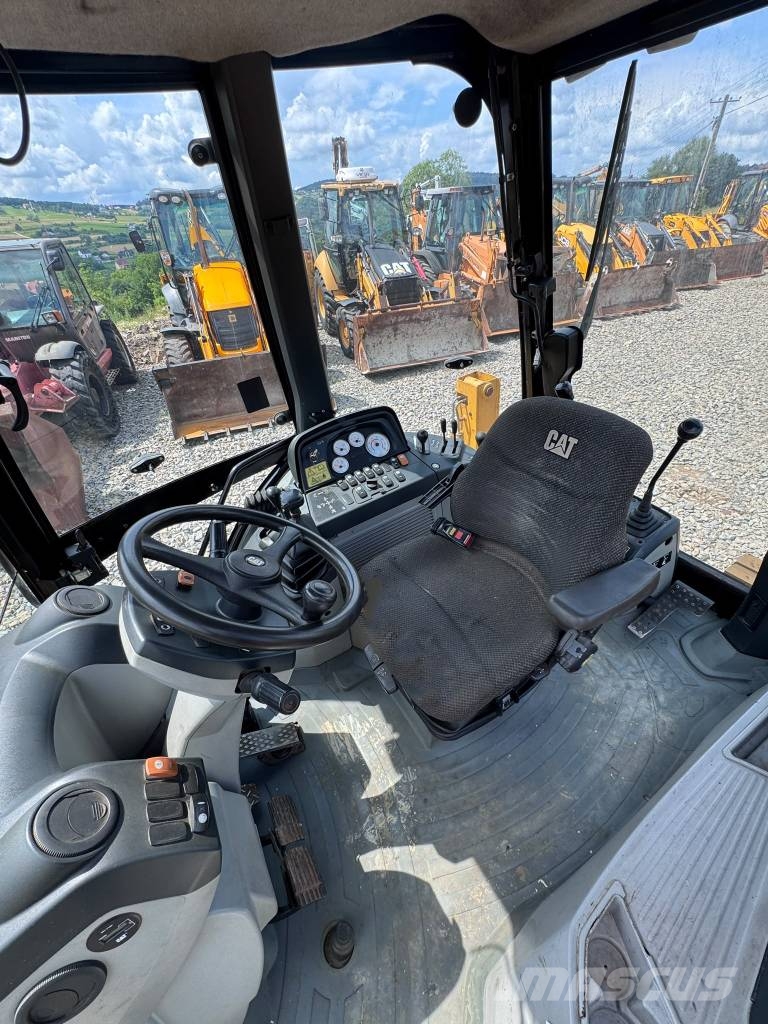 CAT 428 E Kaivurikuormaajat