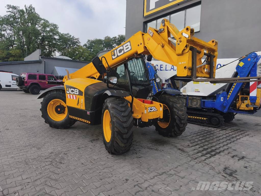 JCB 531-70 Agri Teleskopické manipulátory