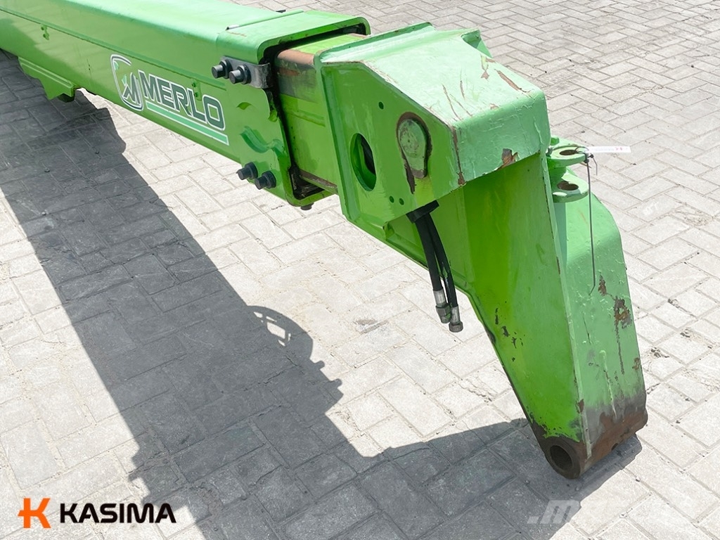 Merlo 32.6 Telescopic boom with cylinder Nooled ja varred