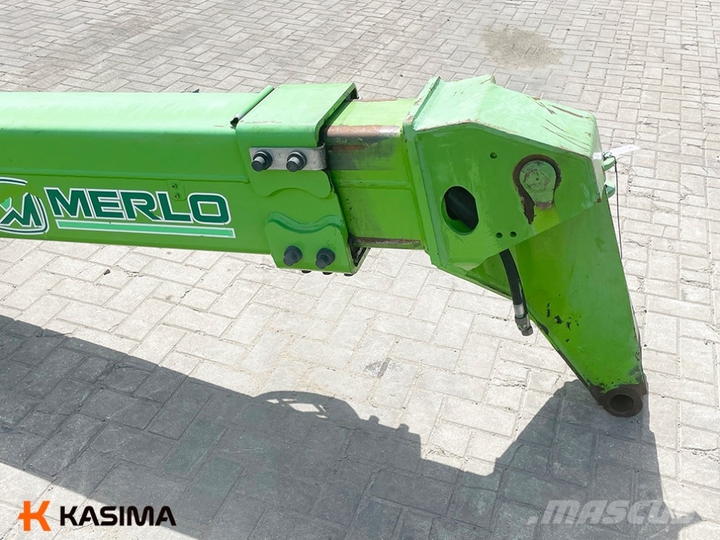 Merlo 32.6 Telescopic boom with cylinder Nooled ja varred