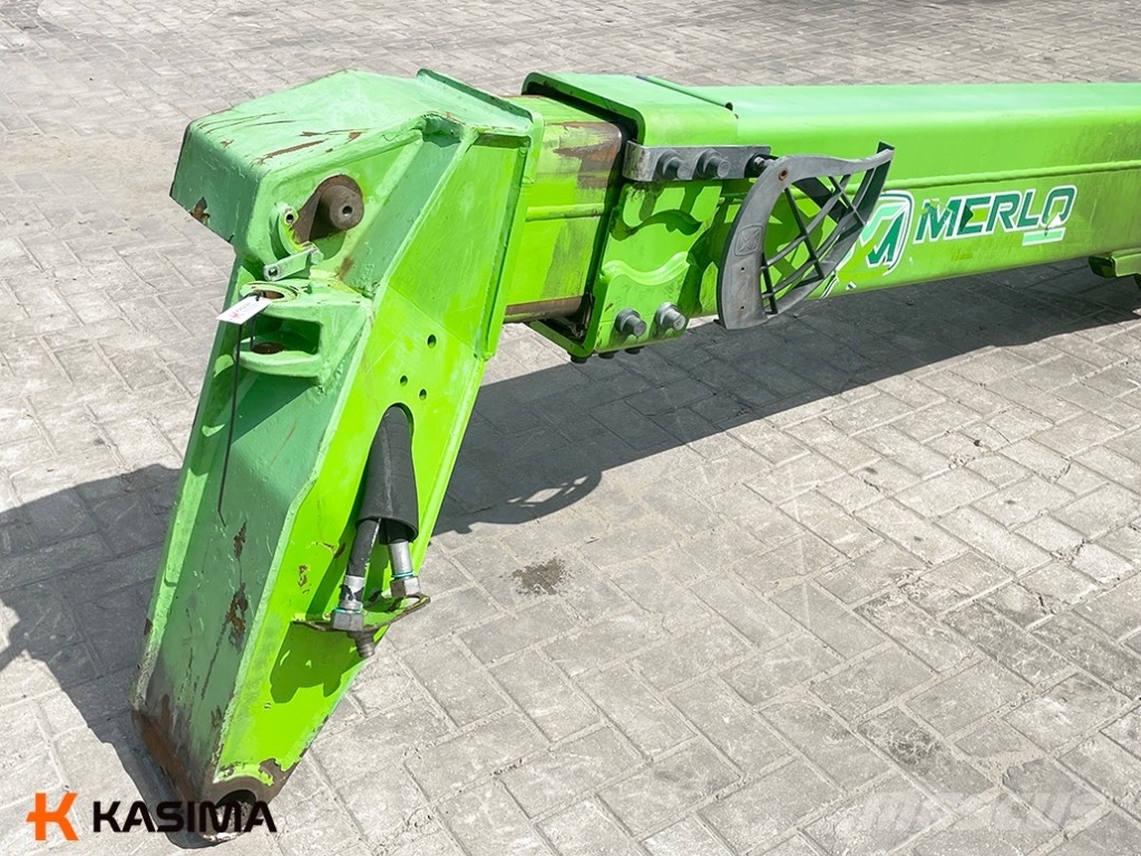 Merlo 32.6 Telescopic boom with cylinder Nooled ja varred
