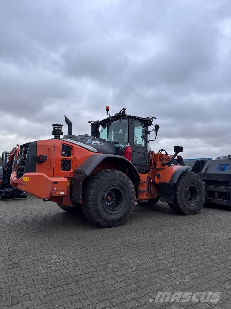 Hitachi ZW 220-7 Radlader