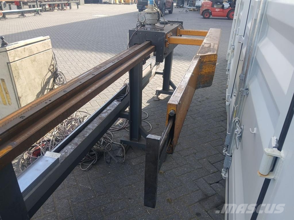 ICP Group - Length Stop Gauges/Sägesysteme/Aanvoer Transportna oprema