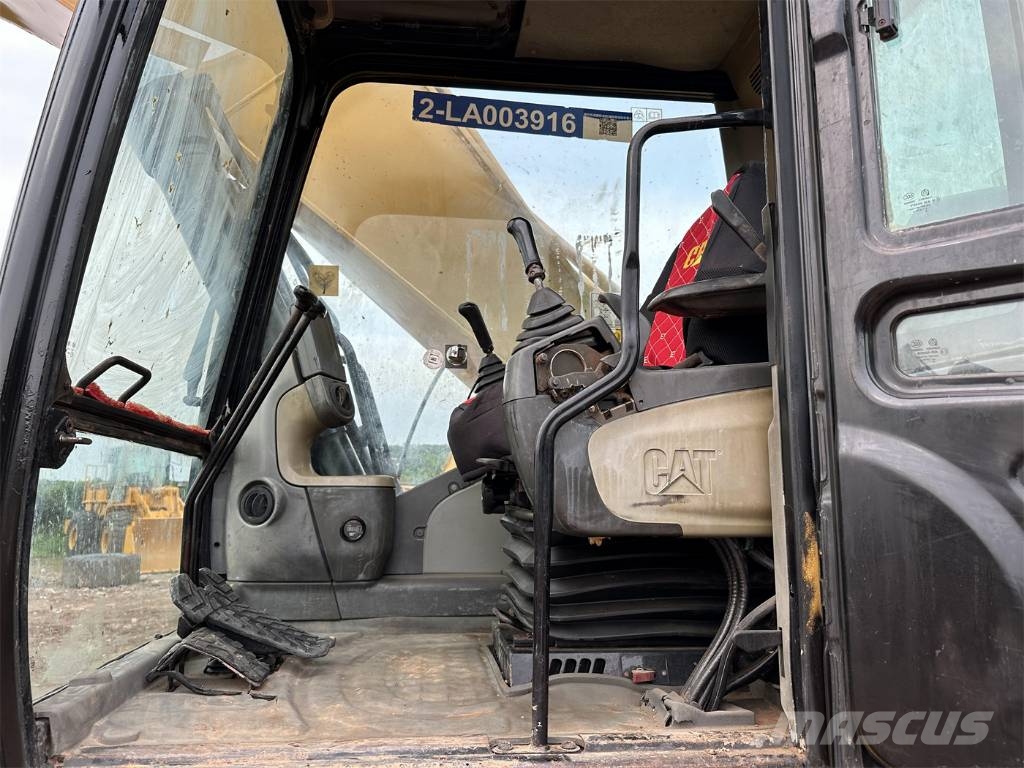 CAT 330 D L Гусеничні екскаватори
