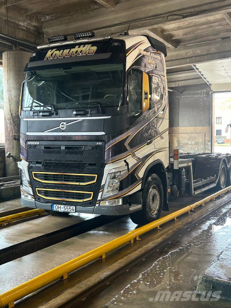 Volvo FH 500 Kamioni za prijevoz šumskih strojeva