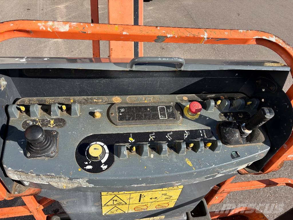 JLG 460 SJ 16m Diesel 4x4 Teleskop-Arbeitsbühne Teleskopiskie pacēlāji