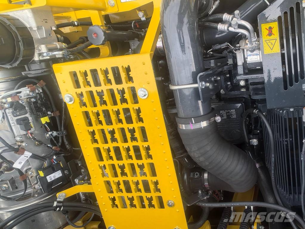 Komatsu PC360-11MO حفارات زحافة