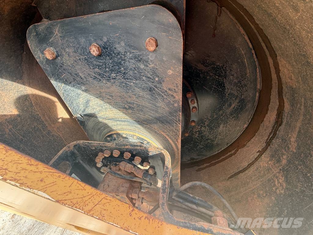 CAT CS 12 GC Single drum rollers