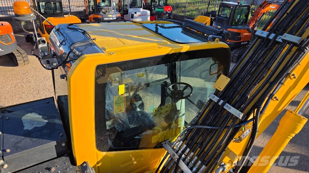 Komatsu PW 160-11 حفارات بعجل