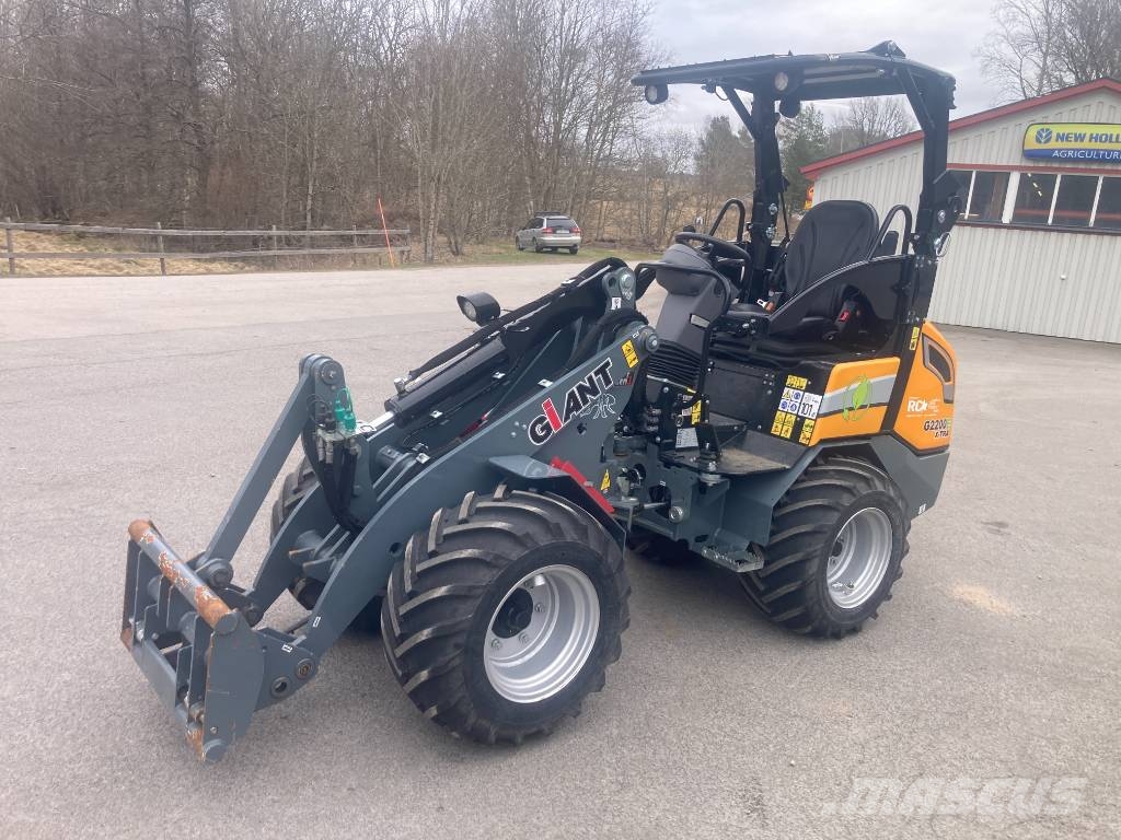 GiANT G 2200 E X-tra 小型装载机