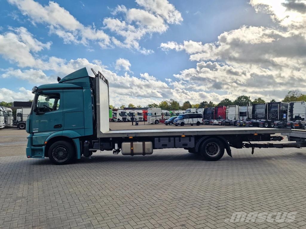 Mercedes-Benz Actros 1836 Streamspace 4x2 + Kelberg trailer 2014 Platte bakwagens