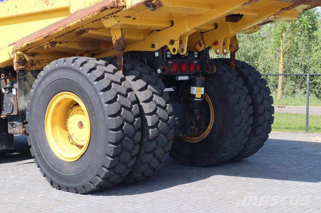 Komatsu HD405 -8E0 | 77 TON | GOOD TIRES Dumper - Knickgelenk