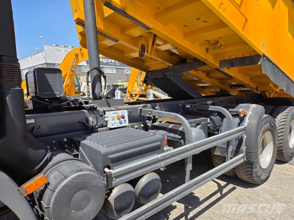 Renault Kerax 410 DXI 덤프 트럭