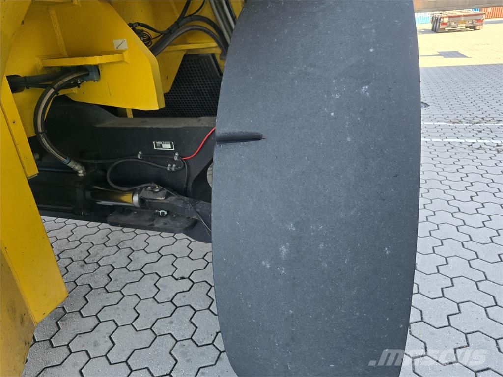 Hyster 46-33 CH Reach-Stacker
