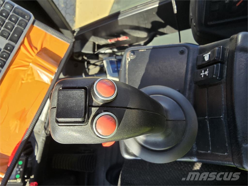 Hyster 46-33 CH Reach-Stacker