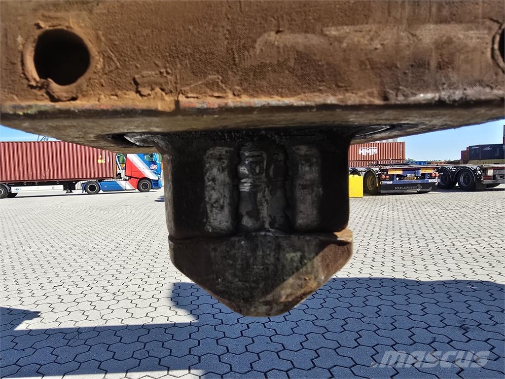 Hyster 46-33 CH Reach-Stacker