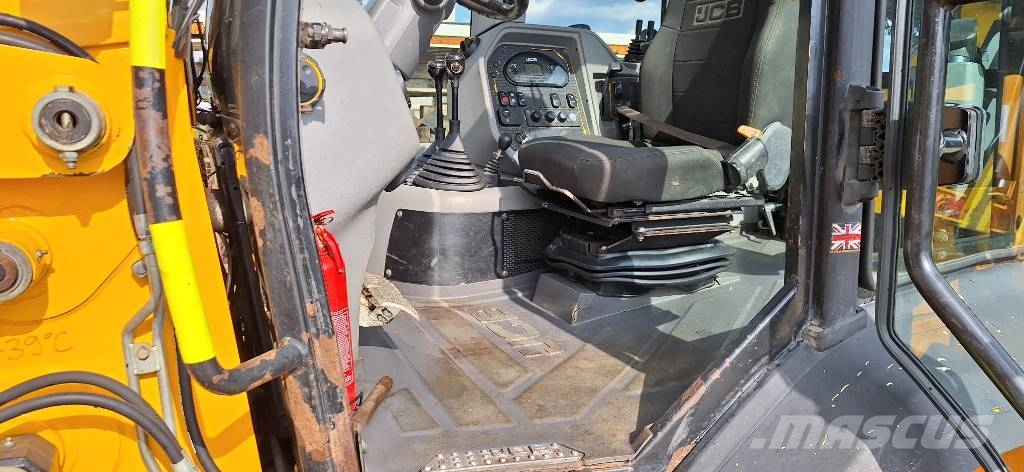 JCB 3cx compact Buldoexcavatoare