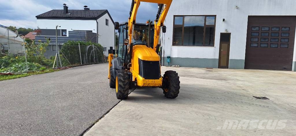 JCB 3cx compact Buldoexcavatoare
