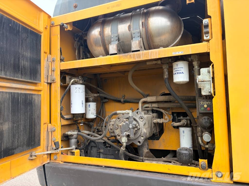 Volvo EC 250 EL Rupsgraafmachines