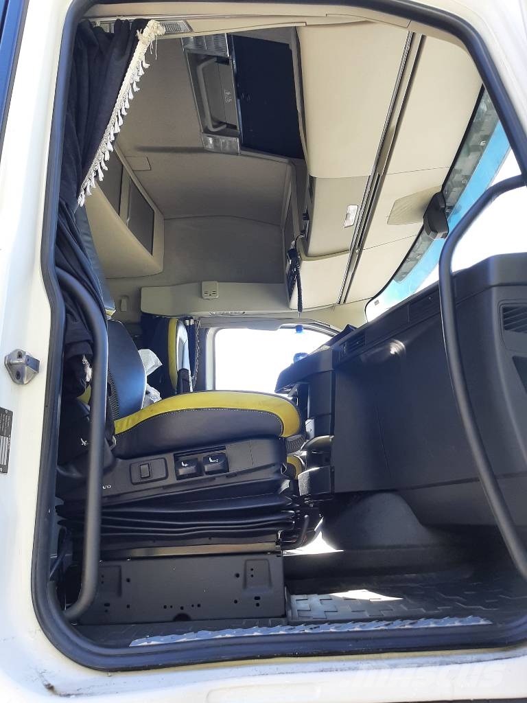 Volvo FH 16 Puuautot