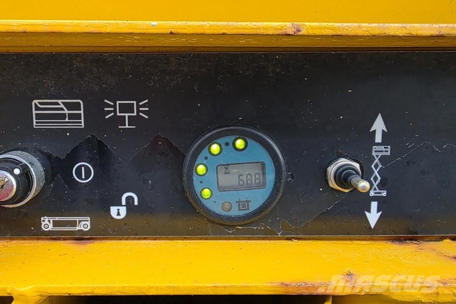 Haulotte Compact 8 Electric, 8.2m Working Height, 350kg Cap Plataformas tijera