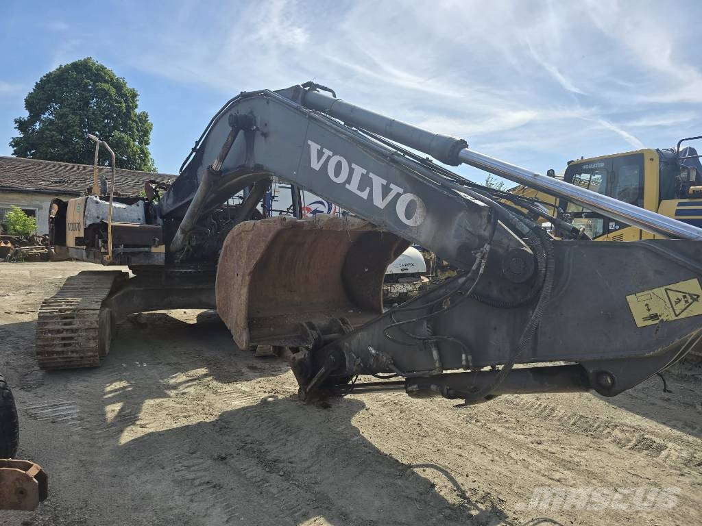 Volvo EC 290 C N L FOR PARTS حفارات زحافة