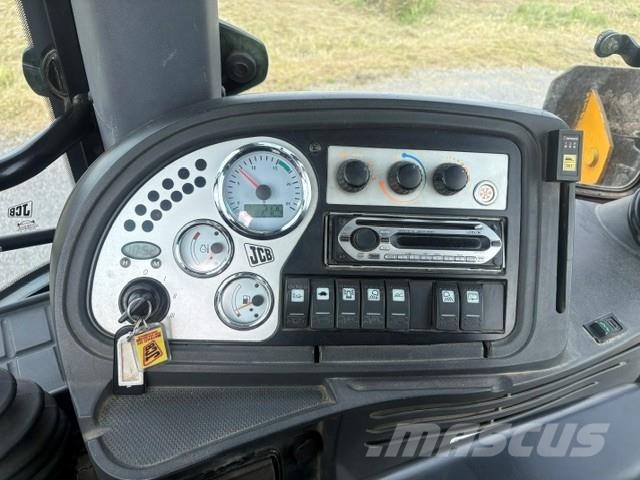 JCB 4CN Kallistajalla Koparko-ładowarki