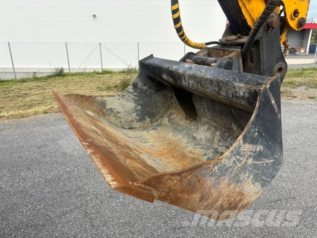 JCB 4CN Kallistajalla Koparko-ładowarki