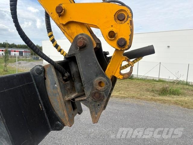 JCB 4CN Kallistajalla Koparko-ładowarki