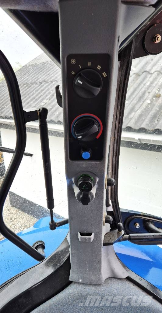 New Holland TS 110 A الجرارات