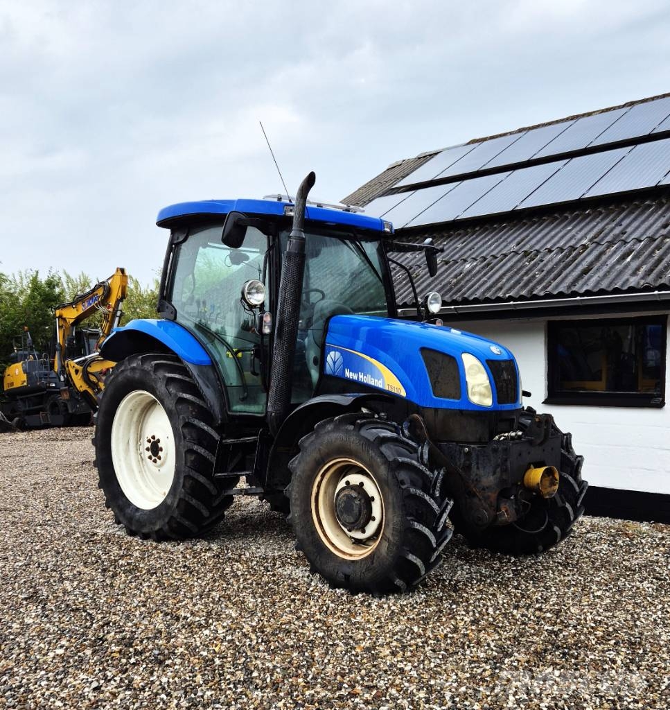 New Holland TS 110 A الجرارات