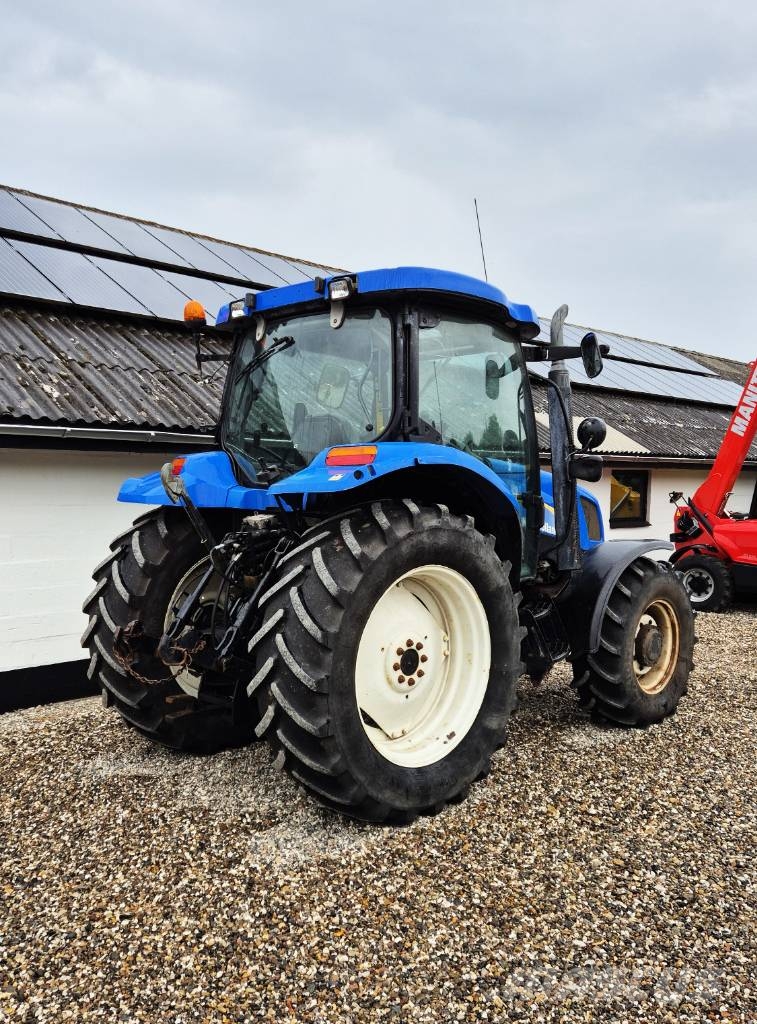 New Holland TS 110 A الجرارات