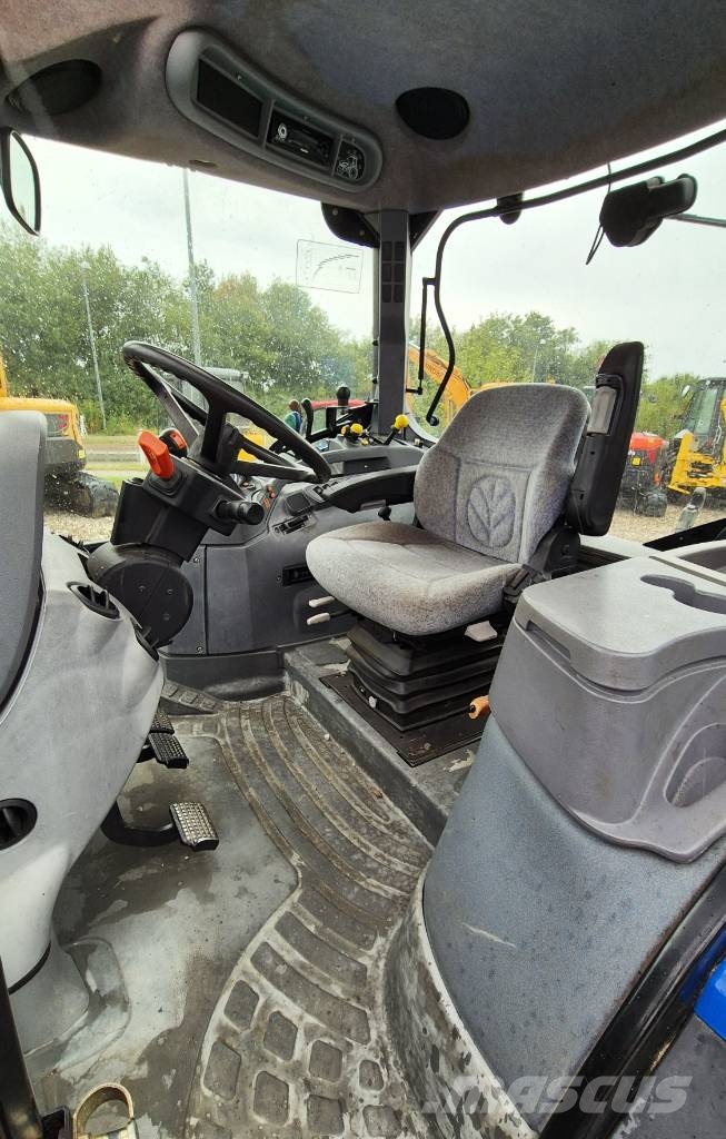 New Holland TS 110 A الجرارات