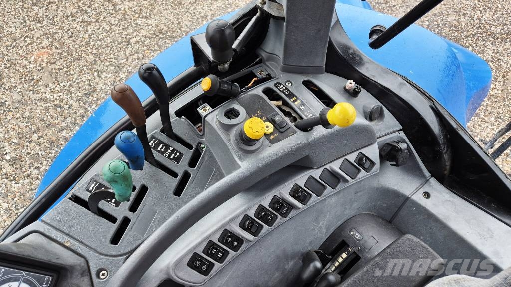 New Holland TS 110 A الجرارات