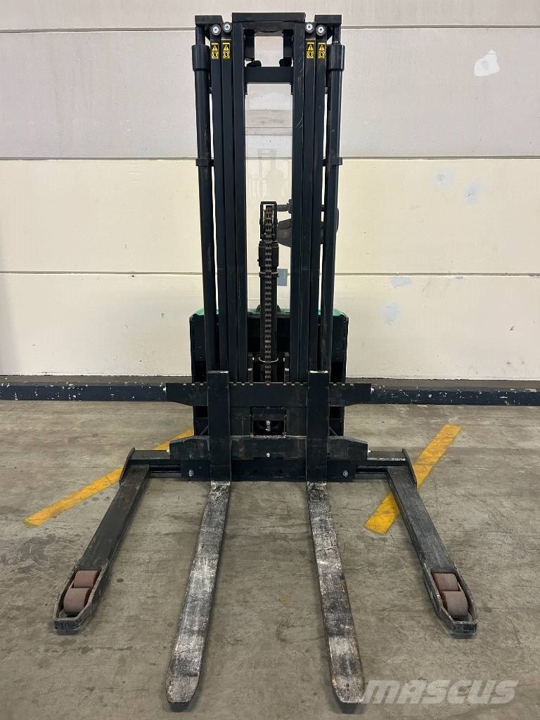 Mitsubishi SBP 16 N3S Käyden ajettavat pinoamistrukit