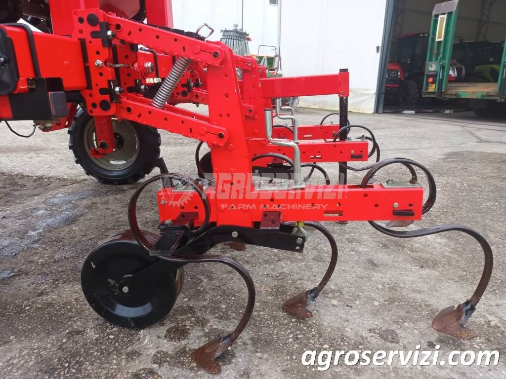 MaterMacc UNICA PVI 6F 75 CM حراثات صفوف المحاصيل