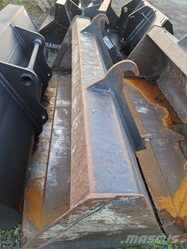 JCB 531-70 535-95 540-140 540-170 دلاء