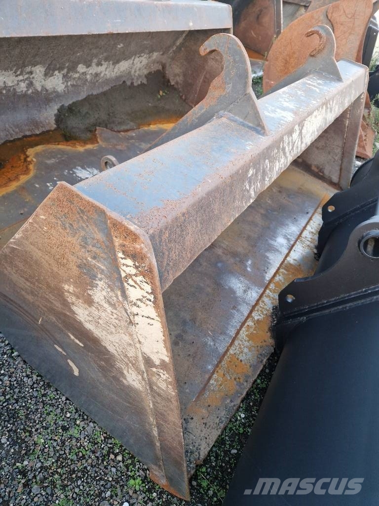 JCB 531-70 535-95 540-140 540-170 دلاء