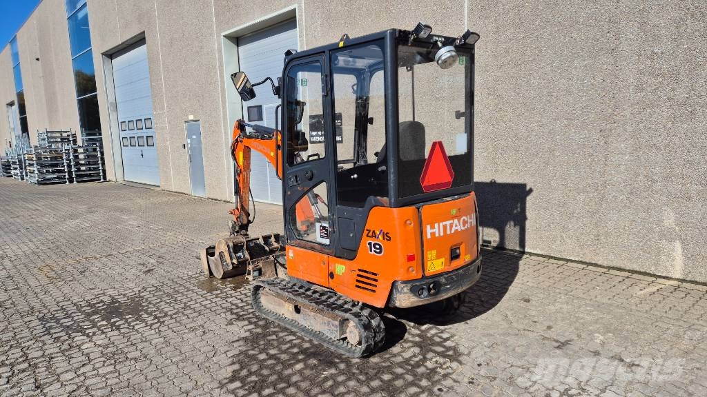 Hitachi ZX 19 Міні-екскаватори < 7т