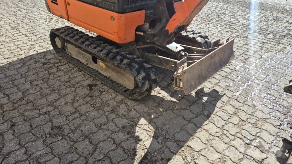 Hitachi ZX 19 Міні-екскаватори < 7т