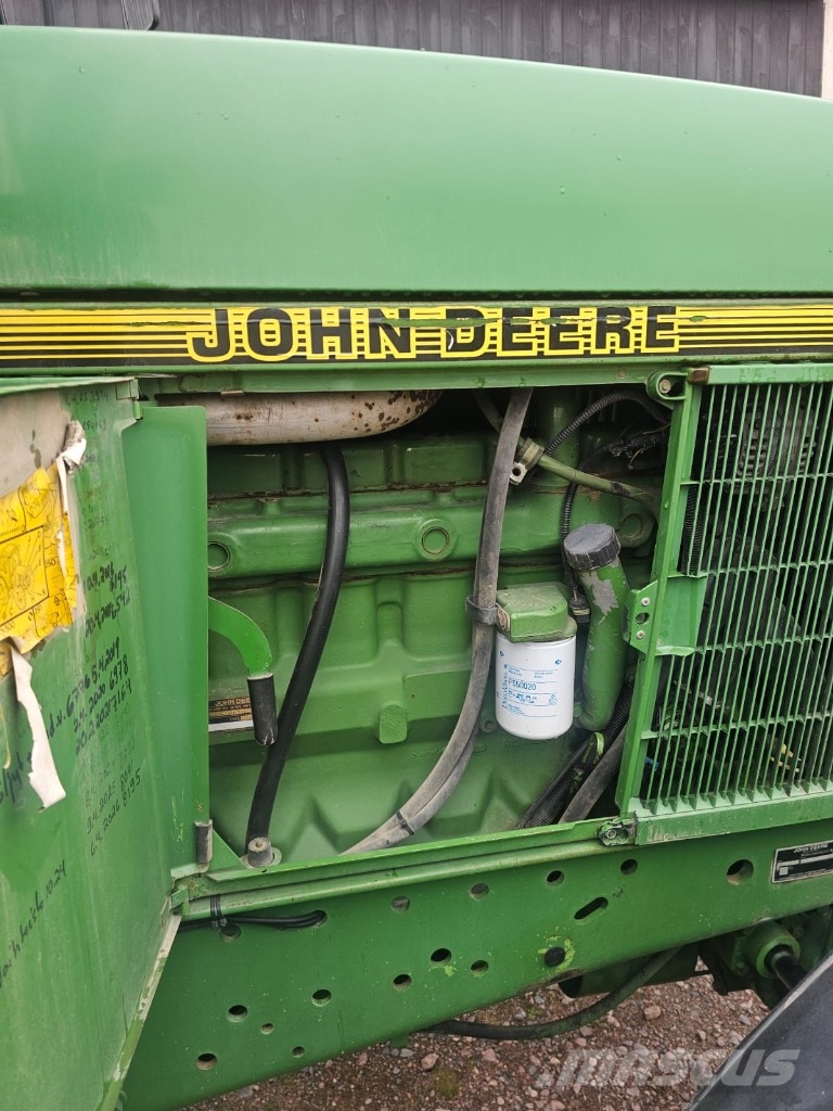 John Deere 6800 Traktory