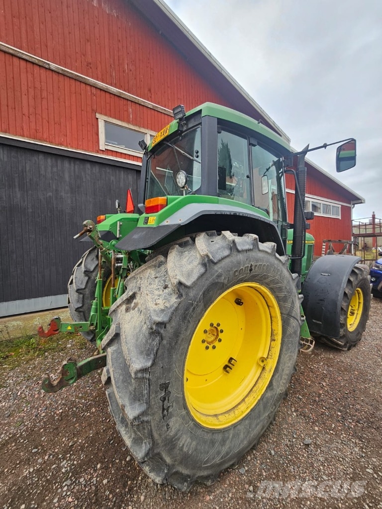 John Deere 6800 Traktory