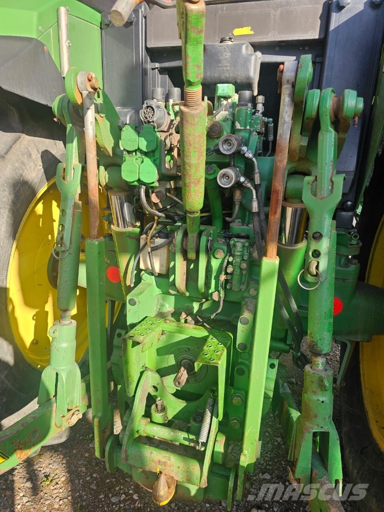 John Deere 6800 Traktory