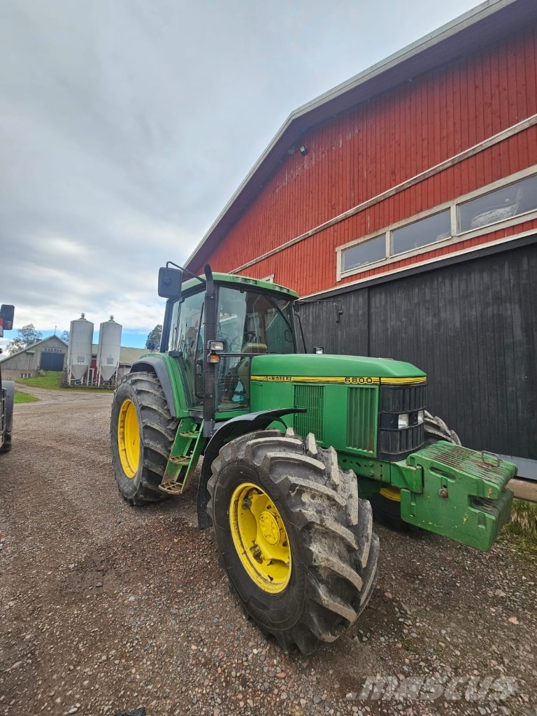 John Deere 6800 Traktory