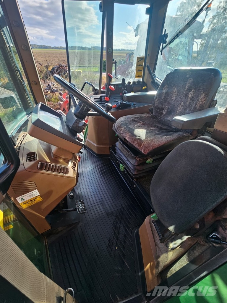 John Deere 6800 Traktory