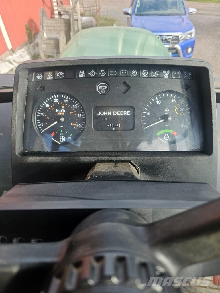 John Deere 6800 Traktory