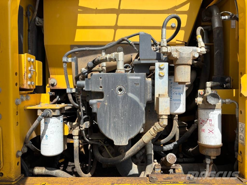 Komatsu HB 215 LC-2 Hybrid Pásová rýpadla