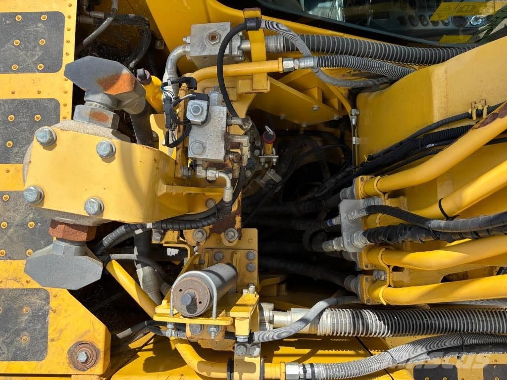 Komatsu HB 215 LC-2 Hybrid Pásová rýpadla