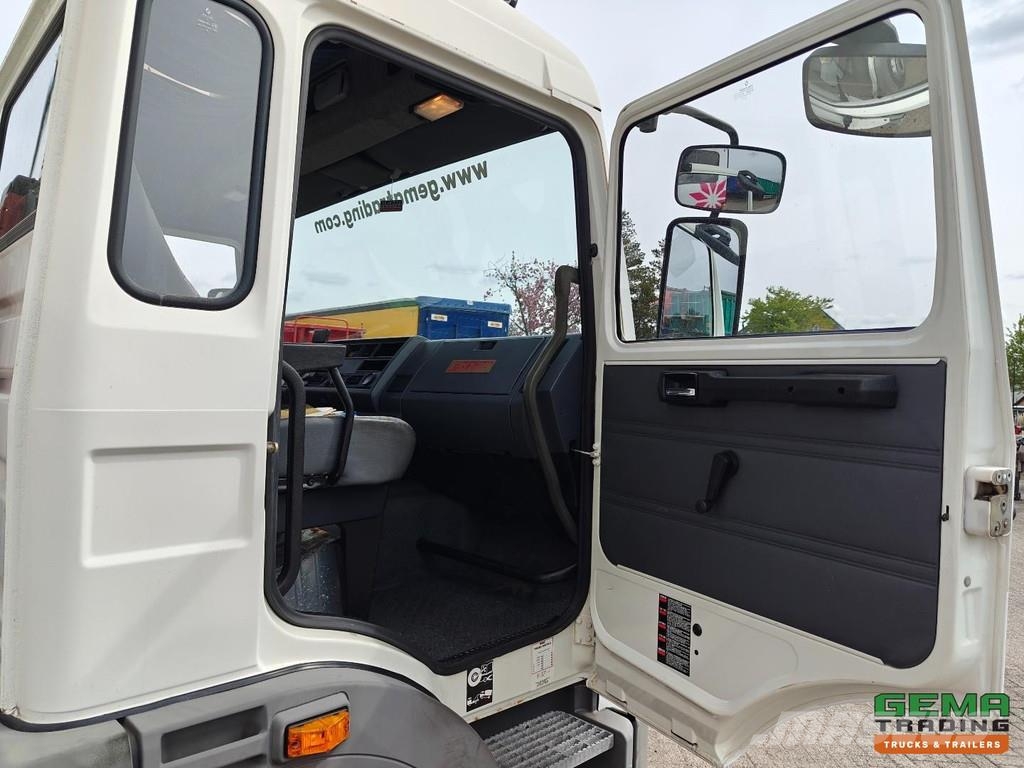 Renault G270 4x2 Day Cabin Euro1 - 32,947 km - 41 m² Mobil Other trucks
