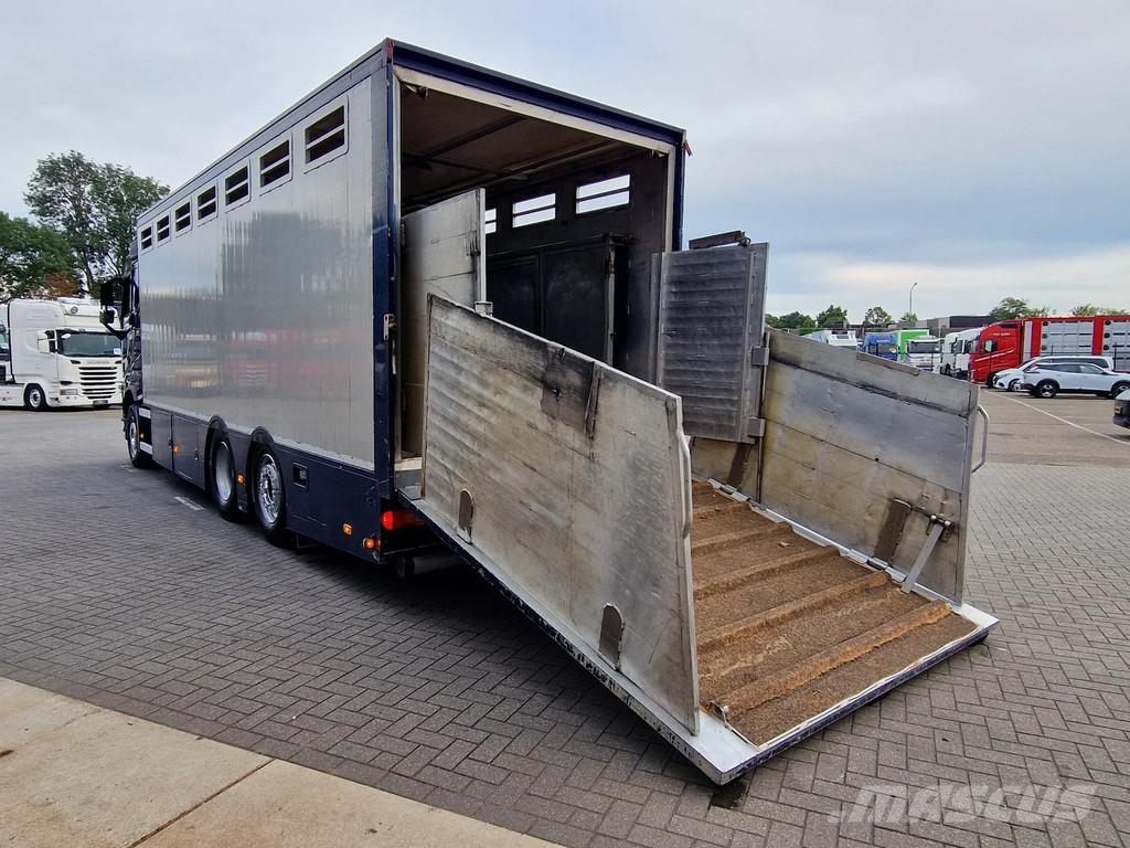 Volvo FH 13.420 6x2 - 1 deck livestock + 2 deck Michiele Tovornjaki za prevoz živine